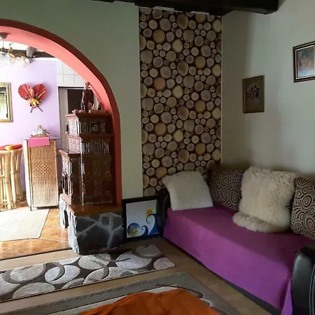 Ibolya Apartman * Kano